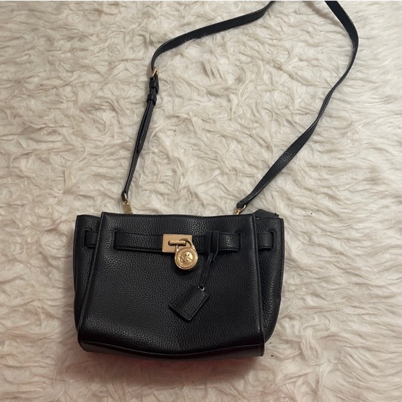 MICHAEL KORS BLACK CROSSBODY - Picture 1 of 6